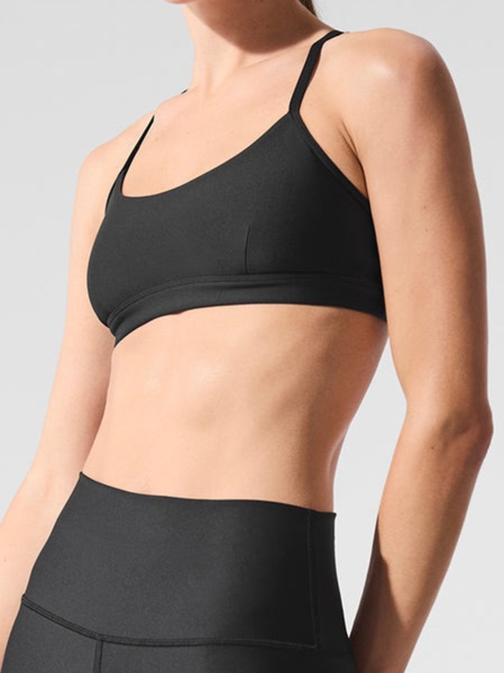 Alo yoga Airlift Intrigue Bra size M - Picture 2 of 8